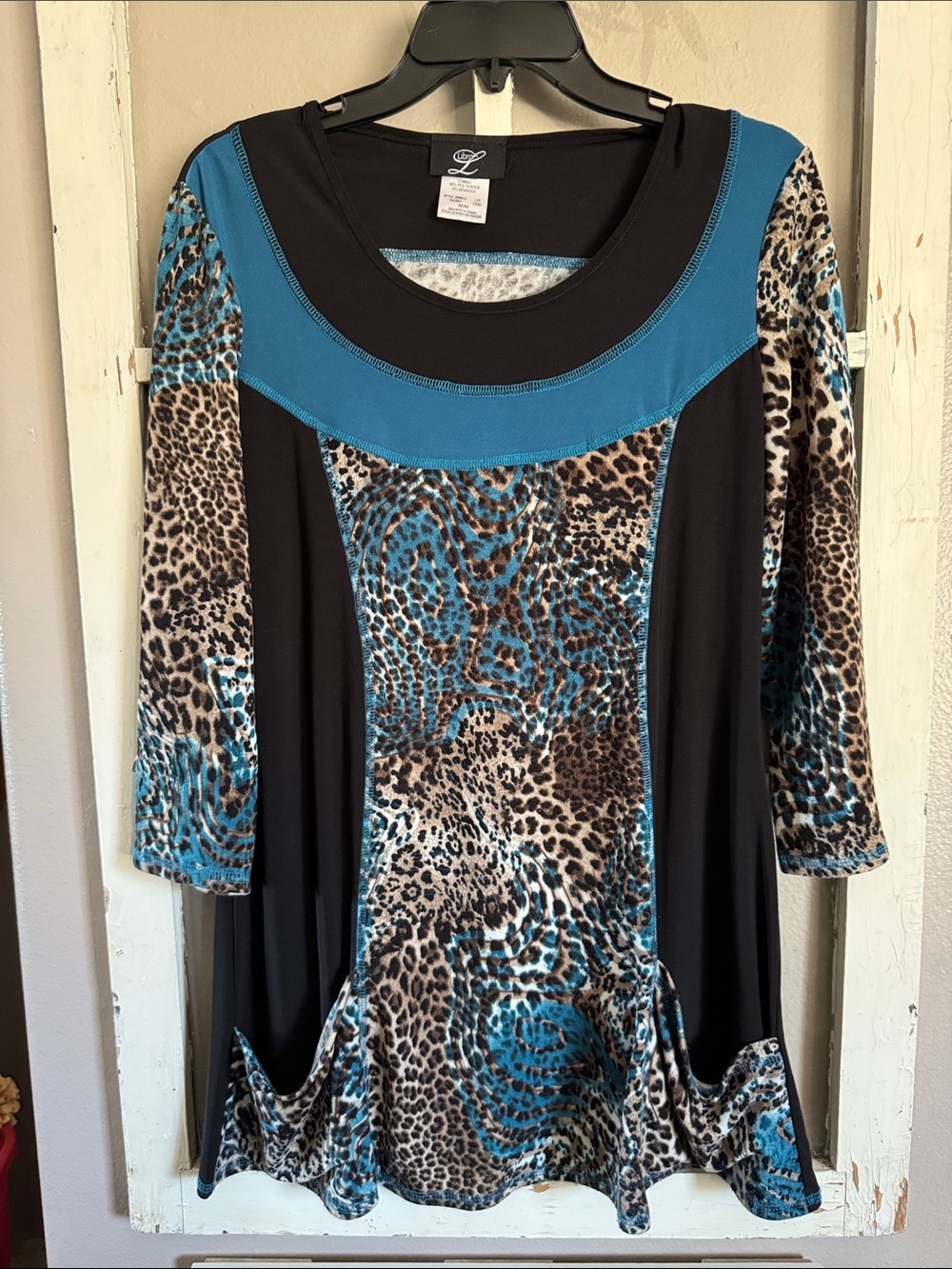 Libra boutique Teal and Black with Leopard-Print Tunic top!